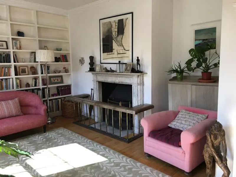 Living Room at Brentford house with indoor pool, A1481 (photo 4)