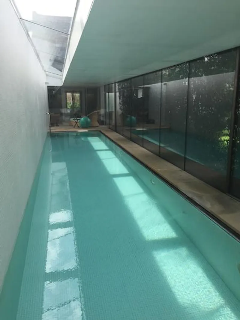 Brentford house with indoor pool, A1481 (photo 15)