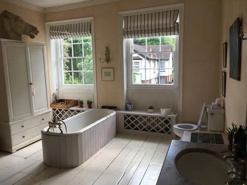 Bathroom at Brentford house with indoor pool, A1481 (photo 24)
