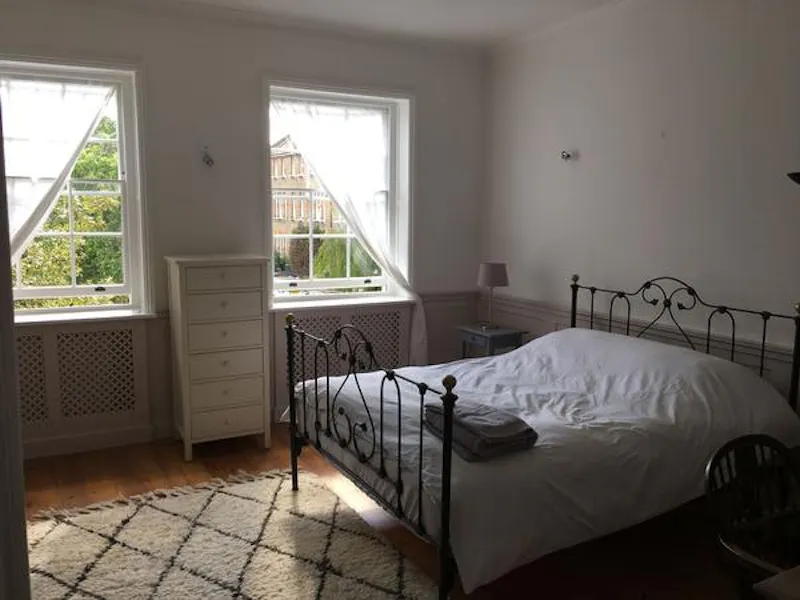 Bedroom at Brentford house with indoor pool, A1481 (photo 27)