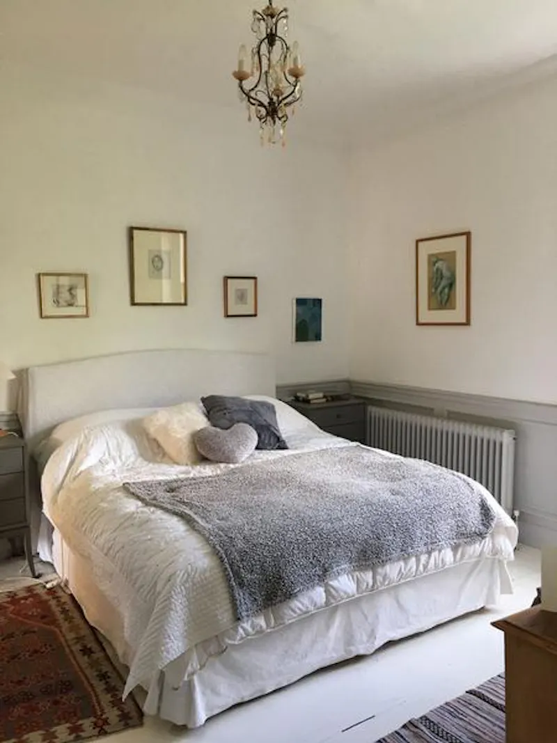 Bedroom at Brentford house with indoor pool, A1481 (photo 31)