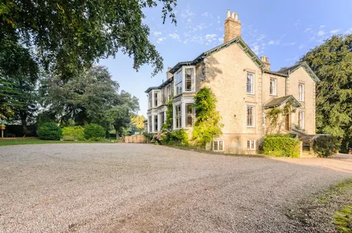 Lincoln Victorian country manor, M321