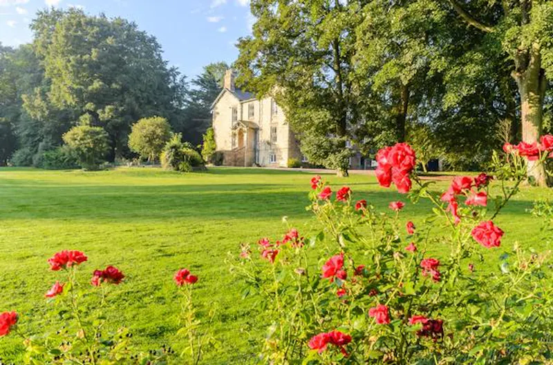 Lincoln Victorian country manor, M321 (photo 11)