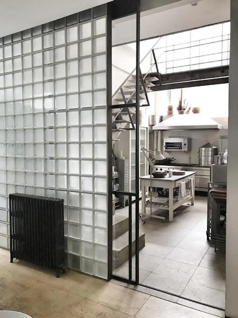 Kitchen at Super-cool Shoreditch loft, F1179 (photo 19)