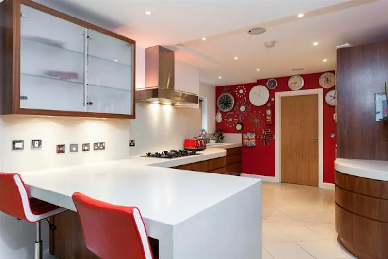 Kitchen at Mews apartment in Clapham, F1176 (photo 2)