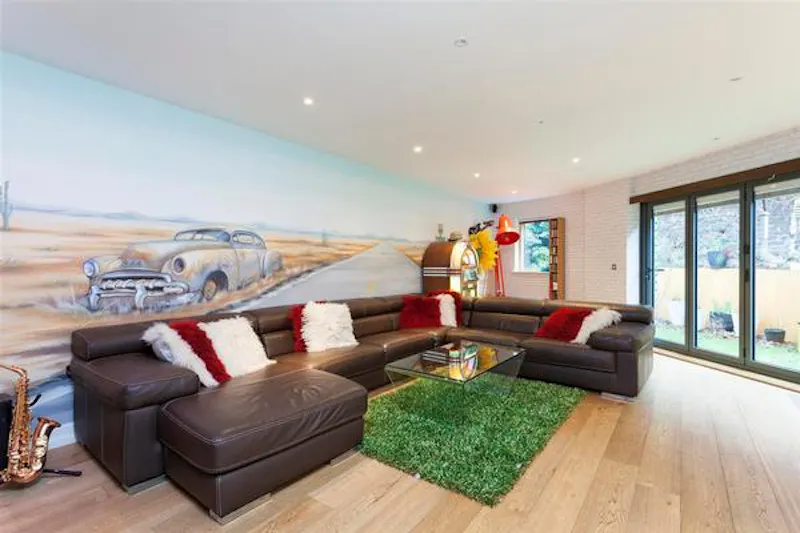 Living Room at Mews apartment in Clapham, F1176 (photo 3)