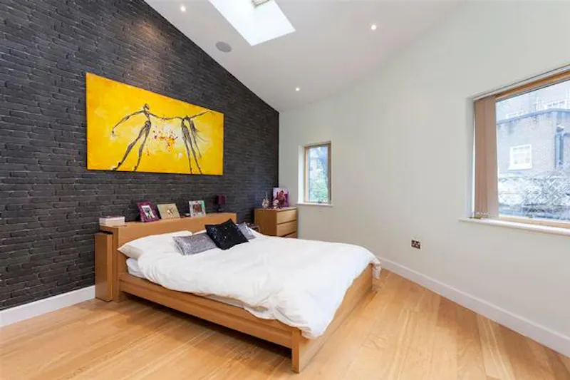 Bedroom at Mews apartment in Clapham, F1176 (photo 7)