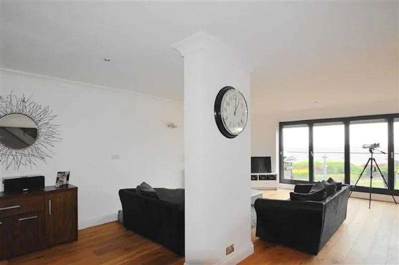 Sea view apartment in Chalkwell, F1177 (photo 9)