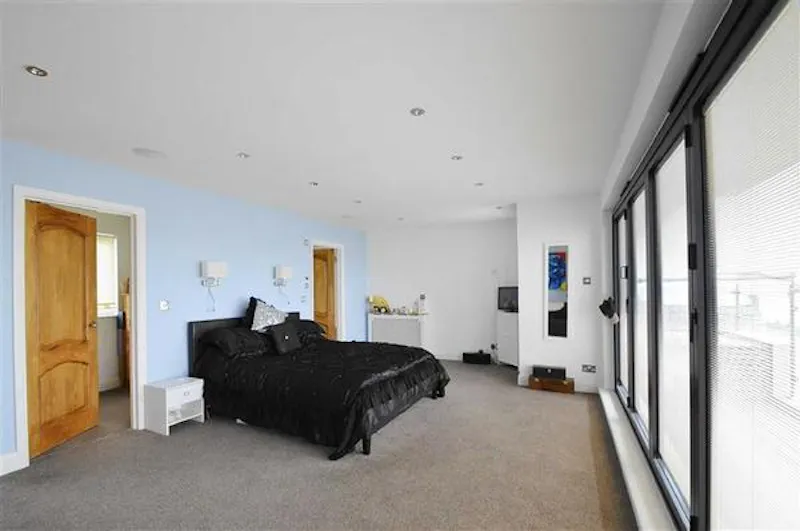 Bedroom at Sea view apartment in Chalkwell, F1177 (photo 10)
