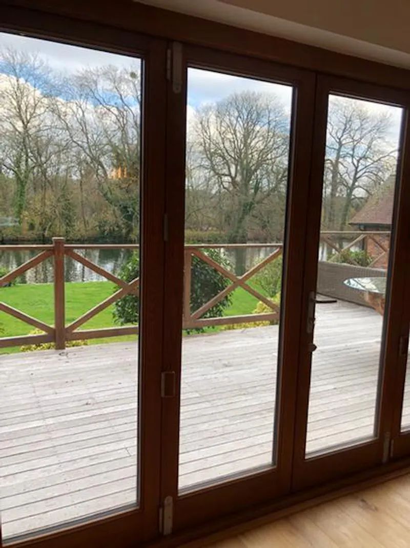 Balcony at Large Riverside Henley Home, D2400 (photo 16)