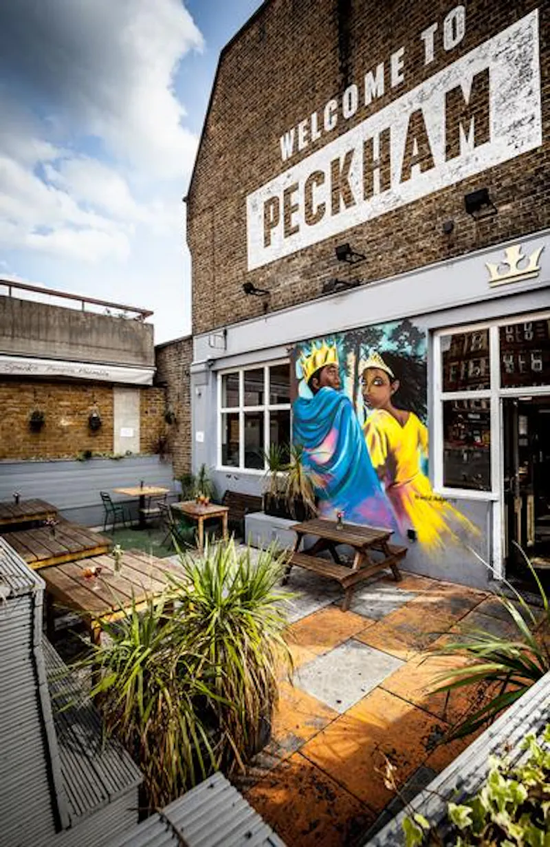 Vibrant Peckham pub, R823 (photo 1)