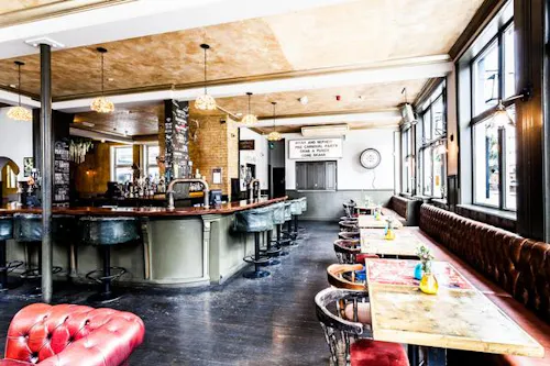 Vibrant Peckham pub, R823