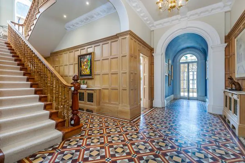 Lavish Eltham mansion, B1850 (photo 6)