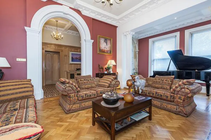 Lavish Eltham mansion, B1850 (photo 8)