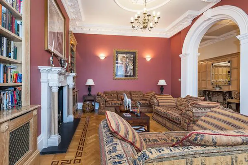 Lavish Eltham mansion, B1850 (photo 10)