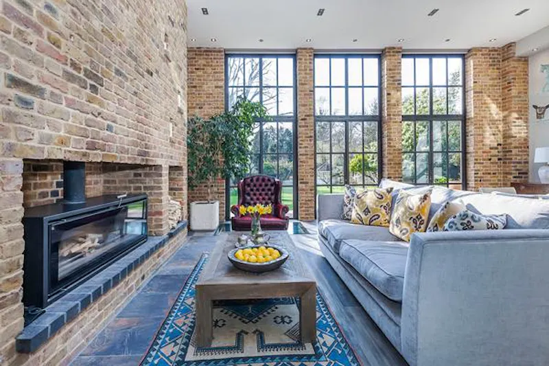 Crittall windows at Lavish Eltham mansion, B1850 (photo 32)
