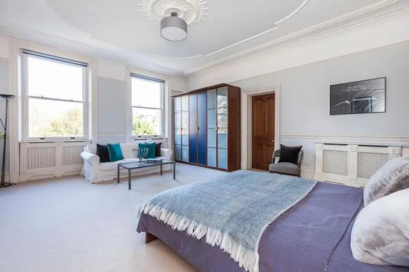 Lavish Eltham mansion, B1850 (photo 54)