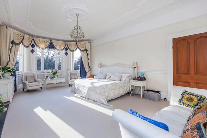 Bedroom at Lavish Eltham mansion, B1850 (photo 58)