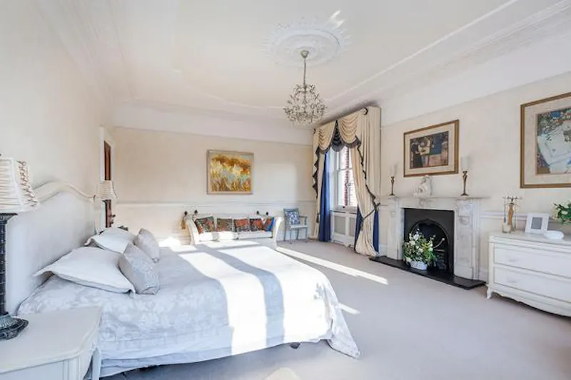 Lavish Eltham mansion, B1850 (photo 59)