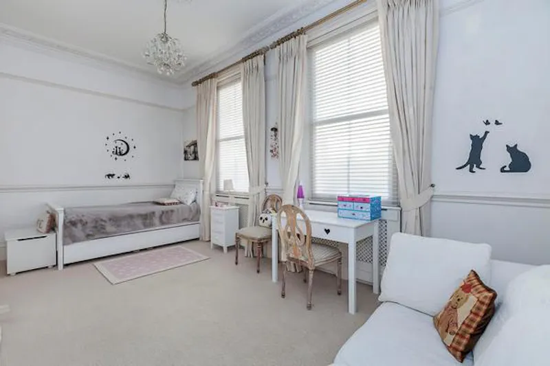 Bedroom - child's at Lavish Eltham mansion, B1850 (photo 66)