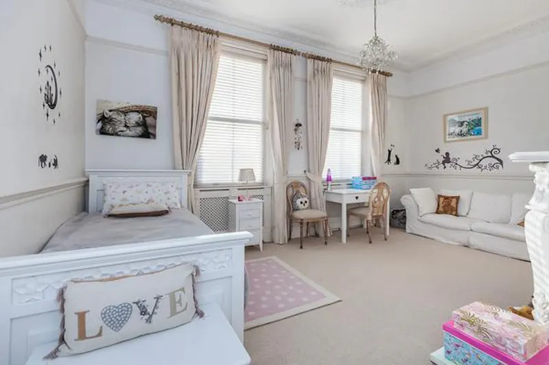 Lavish Eltham mansion, B1850 (photo 67)