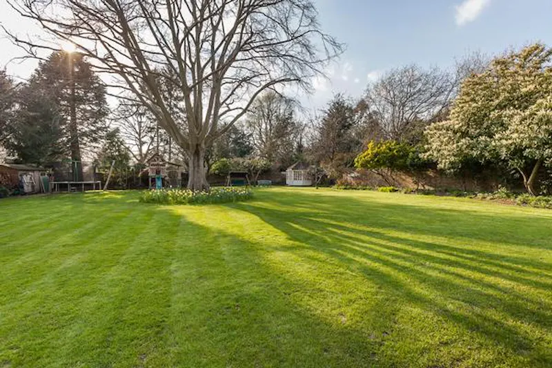 Lavish Eltham mansion, B1850 (photo 72)