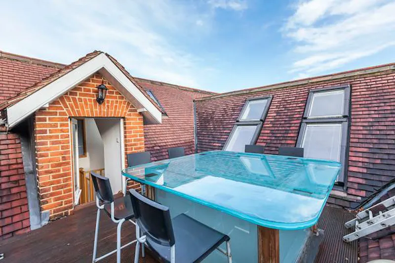 Roof terrace at Lavish Eltham mansion, B1850 (photo 91)