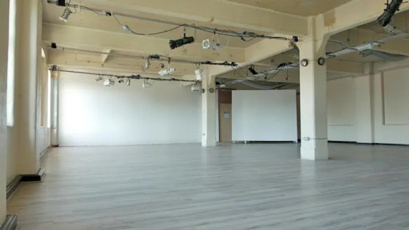 Studio at First floor Dalston warehouse, N453 (photo 1)