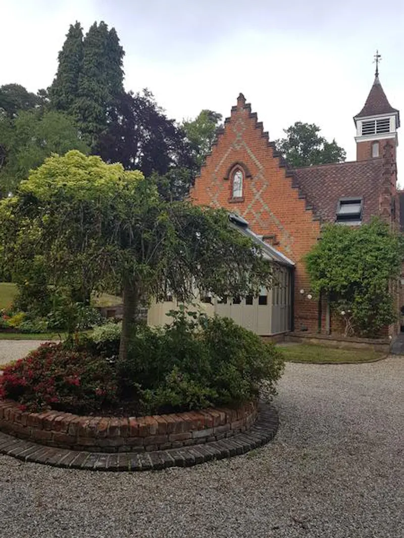 Film location B1852 in Surrey (photo 18)