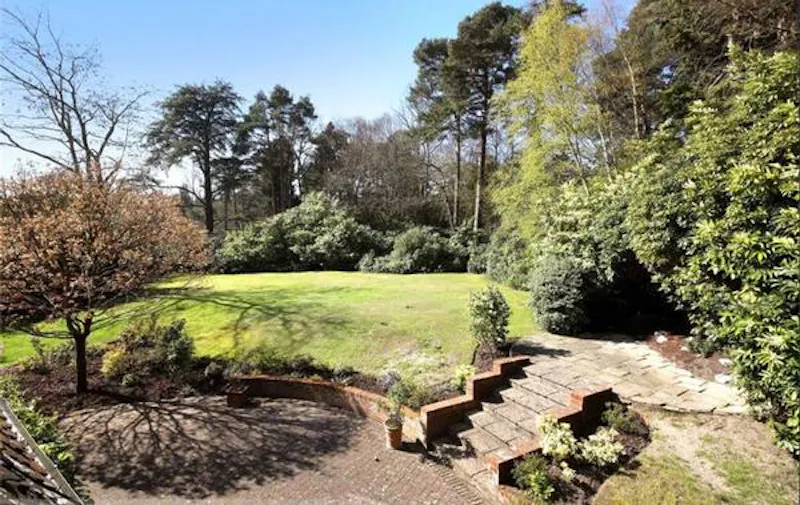 Film location B1852 in Surrey (photo 21)