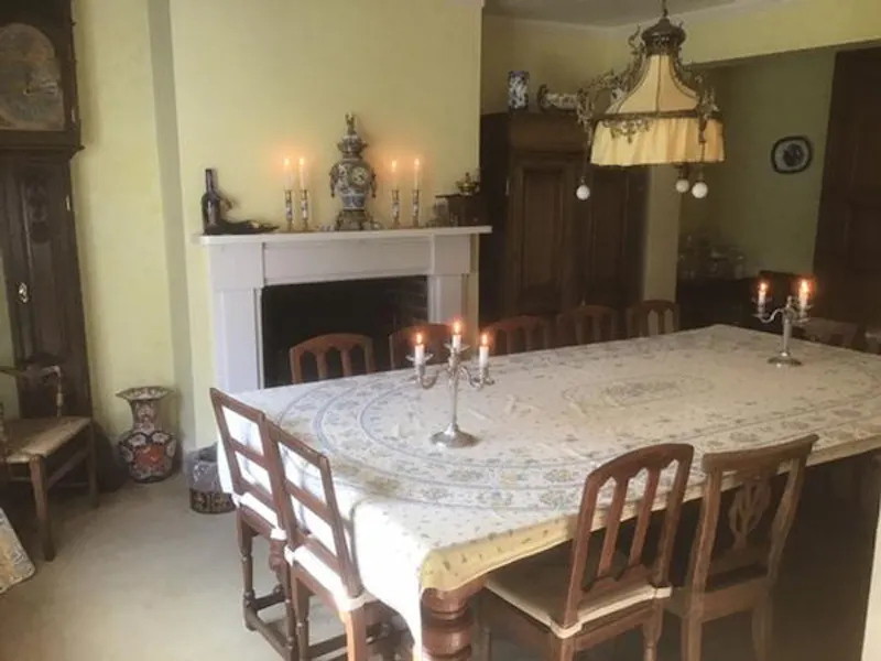 Dining room at Film location D2401 in West Sussex (photo 6)