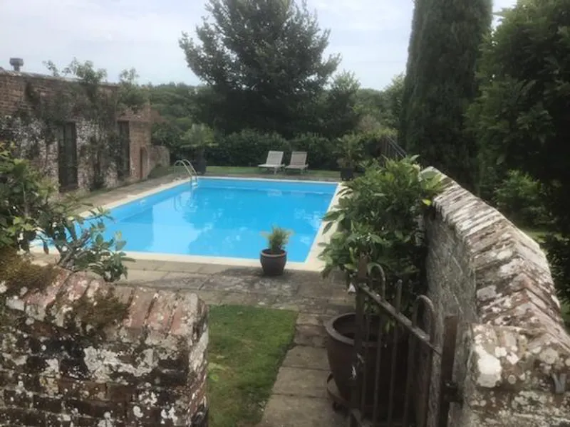 Film location D2401 in West Sussex (photo 23)