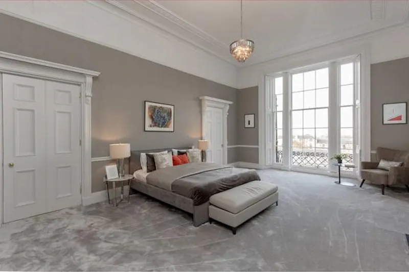 Bedroom at Smart Edinburgh townhouse, A1482 (photo 9)