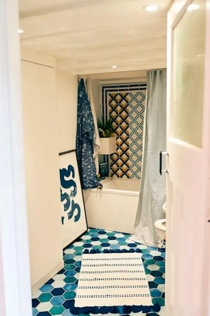 Bathroom at 3,000 ft  live-work Harringay studio, N455 (photo 17)