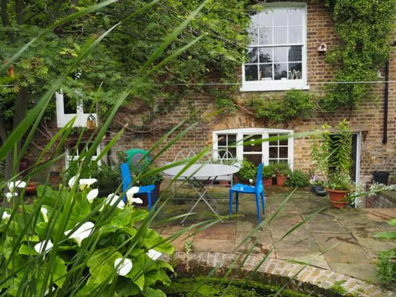 Terrace/Patio at Traditional style in Greenwich, A1484 (photo 17)