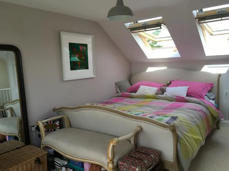 Bedroom at Film location D2403 in London (photo 13)