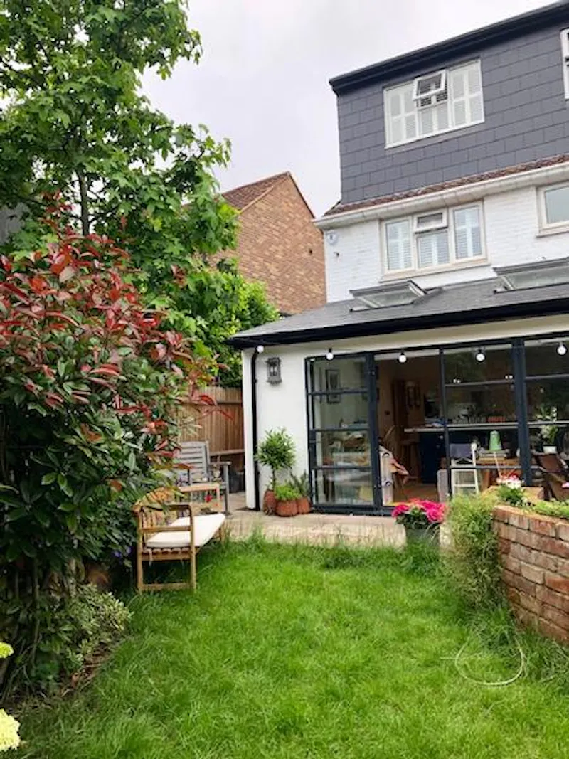Terrace/Patio at Film location D2403 in London (photo 18)