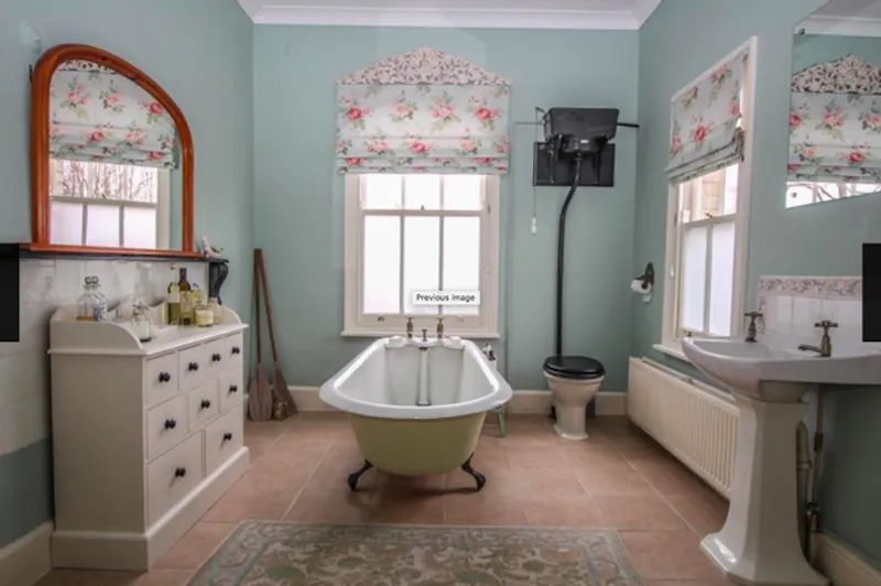 Bathroom at Cosy country home outside Cambridge, A1485 (photo 9)