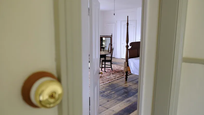 Historic Rochester townhouse, A1486 (photo 23)