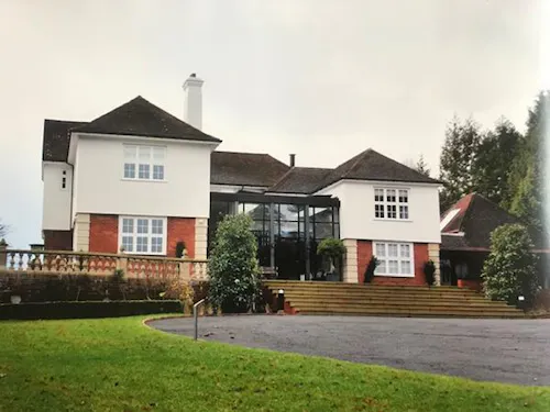 Large Wadhurst modern home, D2404