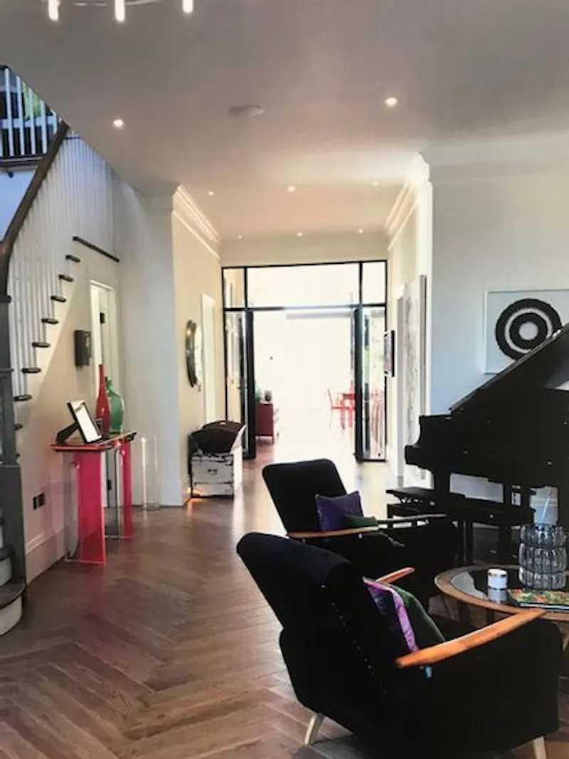 Large Wadhurst modern home, D2404 (photo 3)