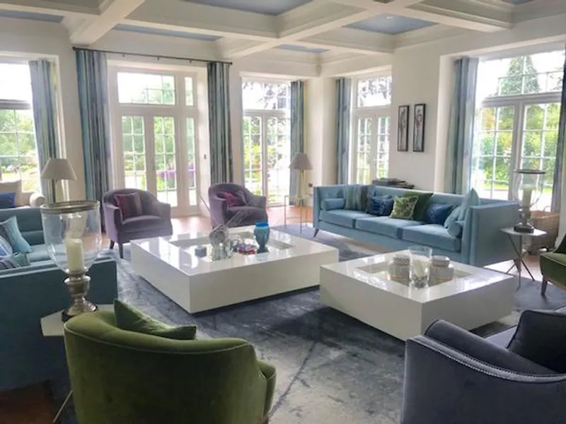 Drawing room at Large Wadhurst modern home, D2404 (photo 7)