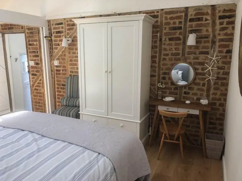 Modernised Georgian Essex house, A1487 (photo 16)