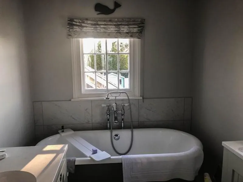 Bathroom at Modernised Georgian Essex house, A1487 (photo 38)