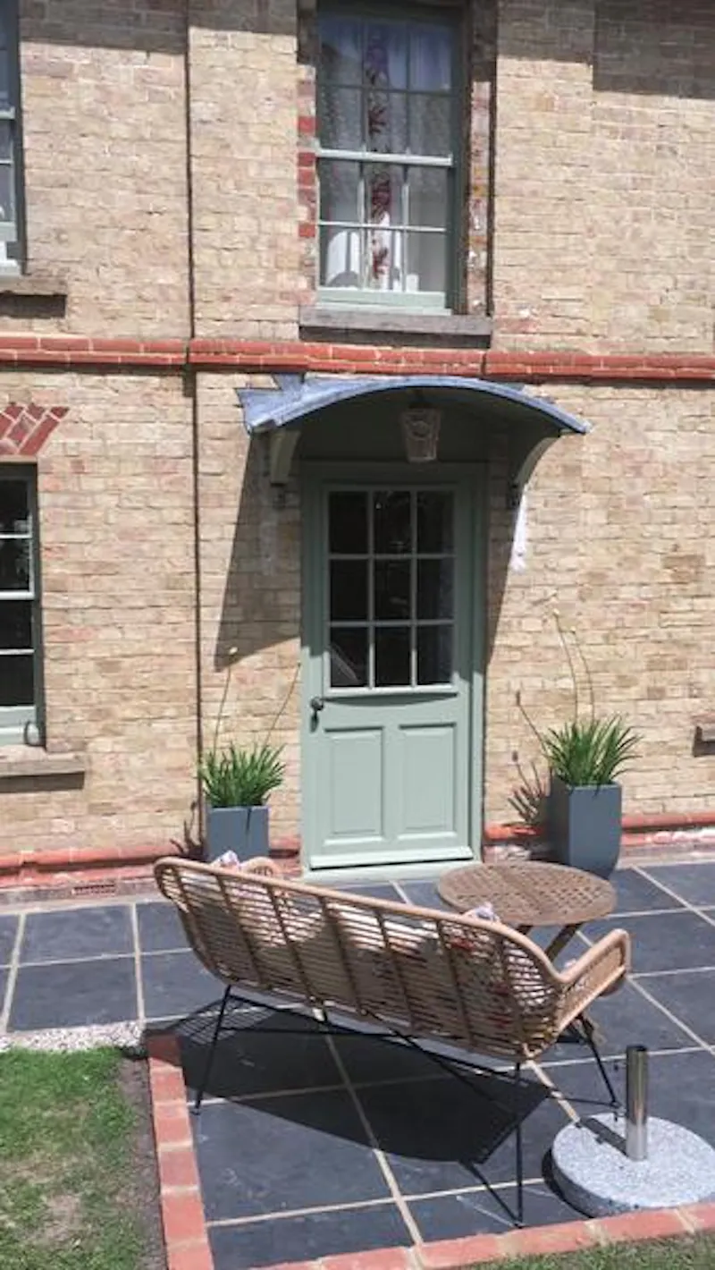 Modernised Georgian Essex house, A1487 (photo 54)
