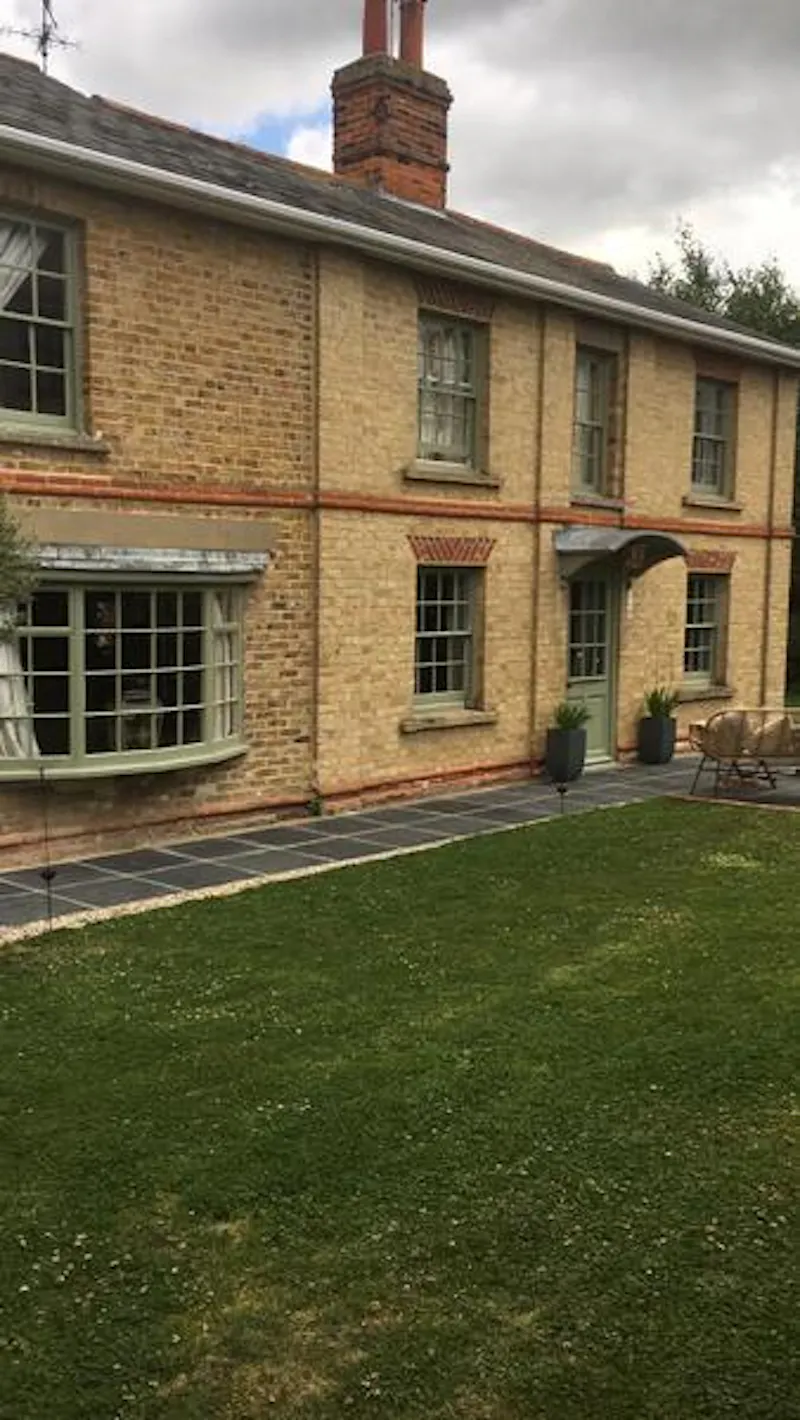 Modernised Georgian Essex house, A1487 (photo 55)