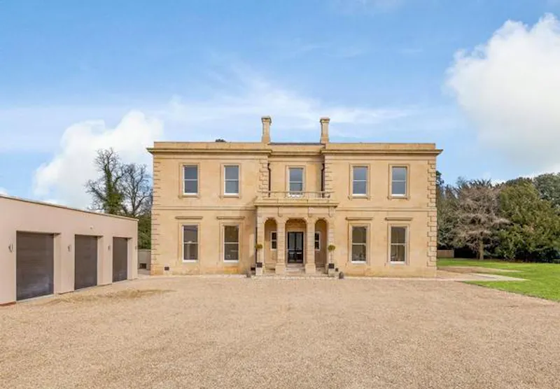 Beautiful & vacant Thatcham house, A1488 (photo 1)