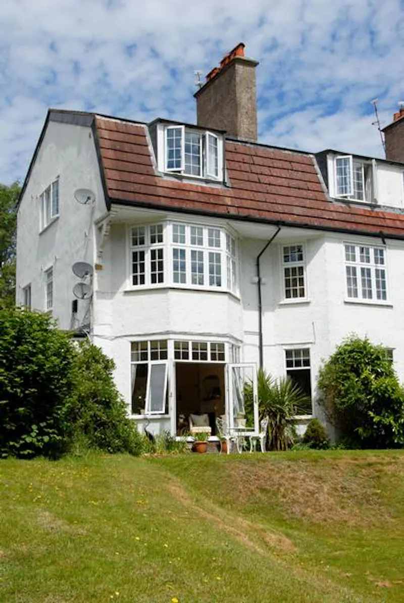 Film location D2406 in Surrey (photo 18)