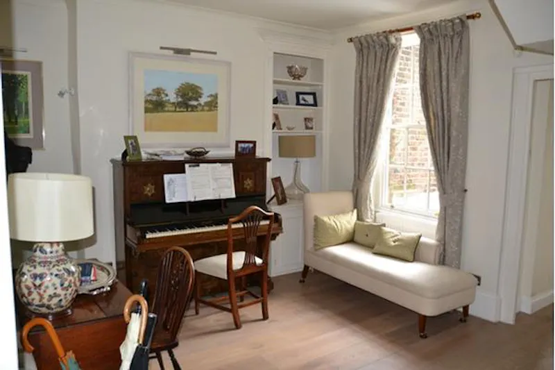 Piano at Pink Holland Park townhouse, A1489 (photo 9)
