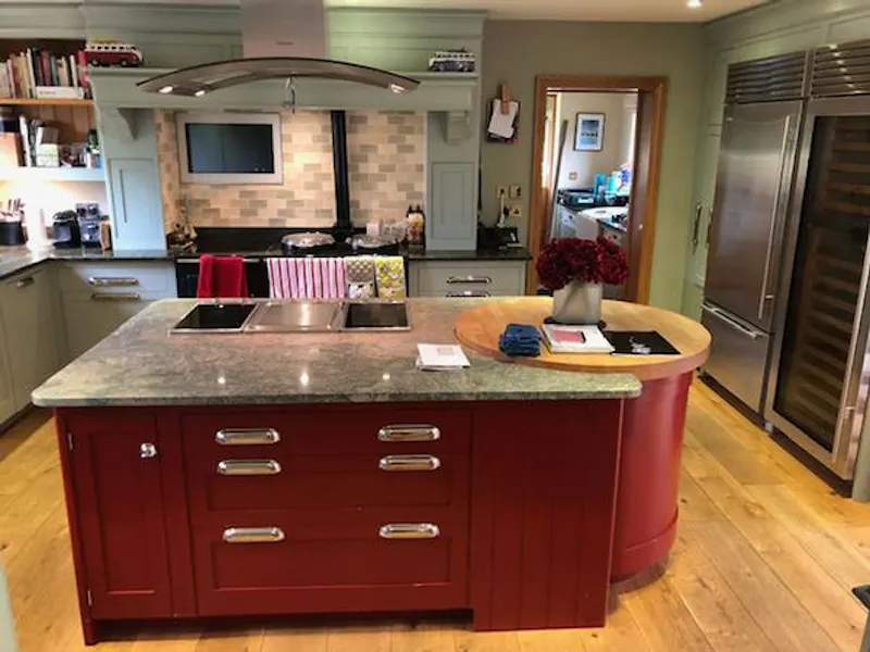 Kitchen at Arts & Crafts in Farnham, D2407 (photo 7)